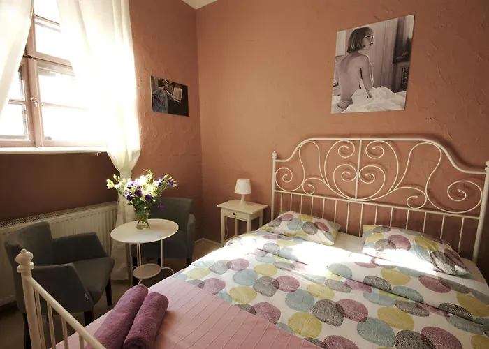 Rosemary's Private Ensuite In Old Town