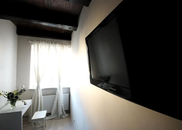 Rosemary's Private Ensuite In Old Town Hostel *