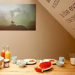 بيت شباب Rosemary's Private Ensuite In Old Town بوزنان