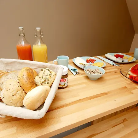 Rosemary's Private Ensuite In Old Town Poznań