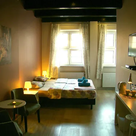 Rosemary's Private Ensuite In Old Town Hostal Poznan