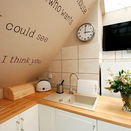 Rosemary's Private Ensuite In Old Town Poznań