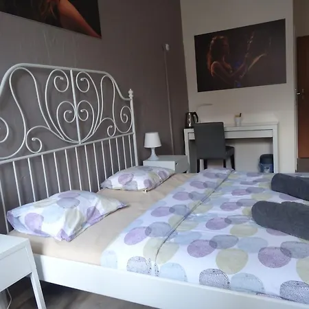 Rosemary's Private Ensuite In Old Town Poznan