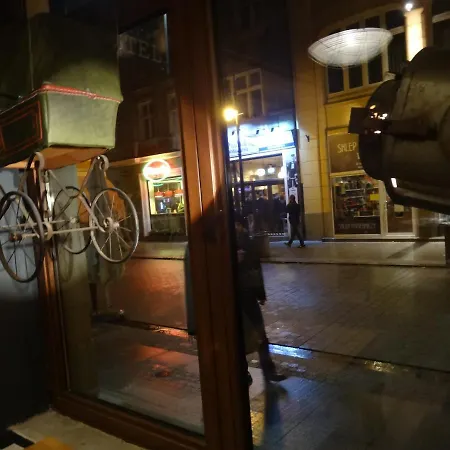 Rosemary's Private Ensuite In Old Town Albergue Poznań